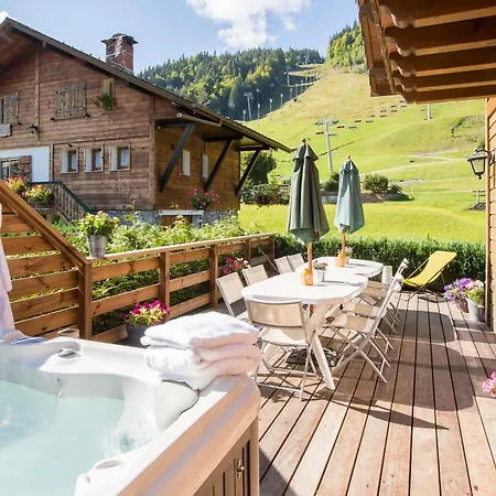 Chalet Simply - Carving